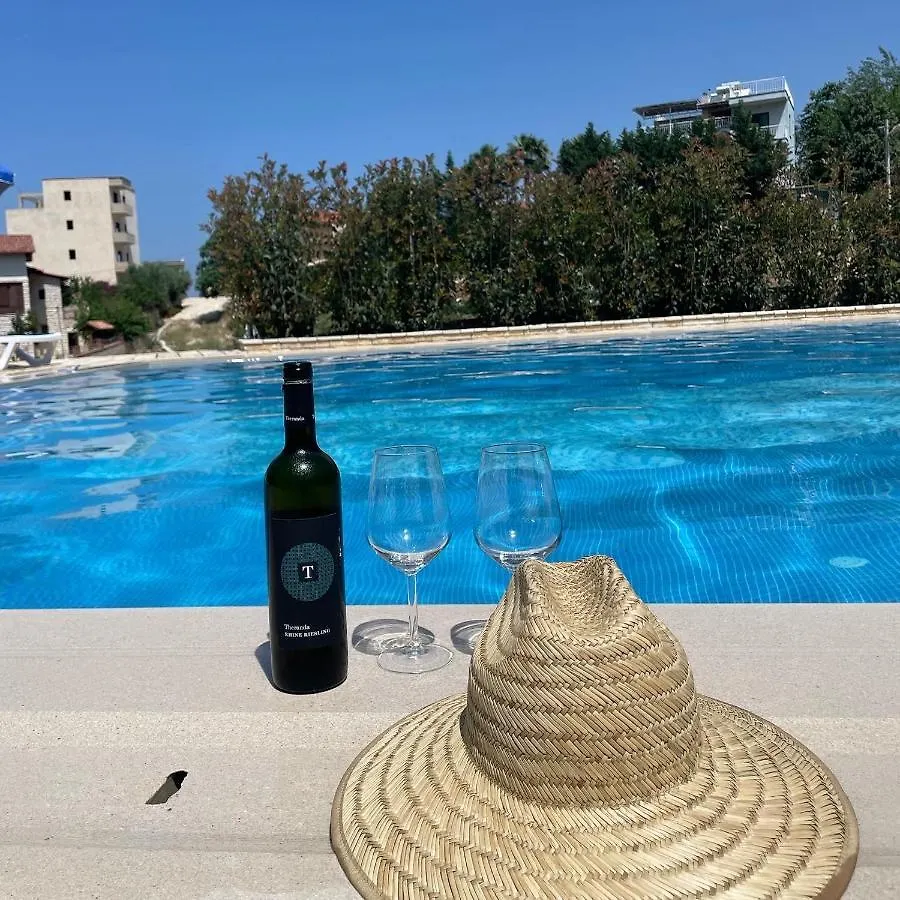 Vila Llano Vlore 0*,  Albania