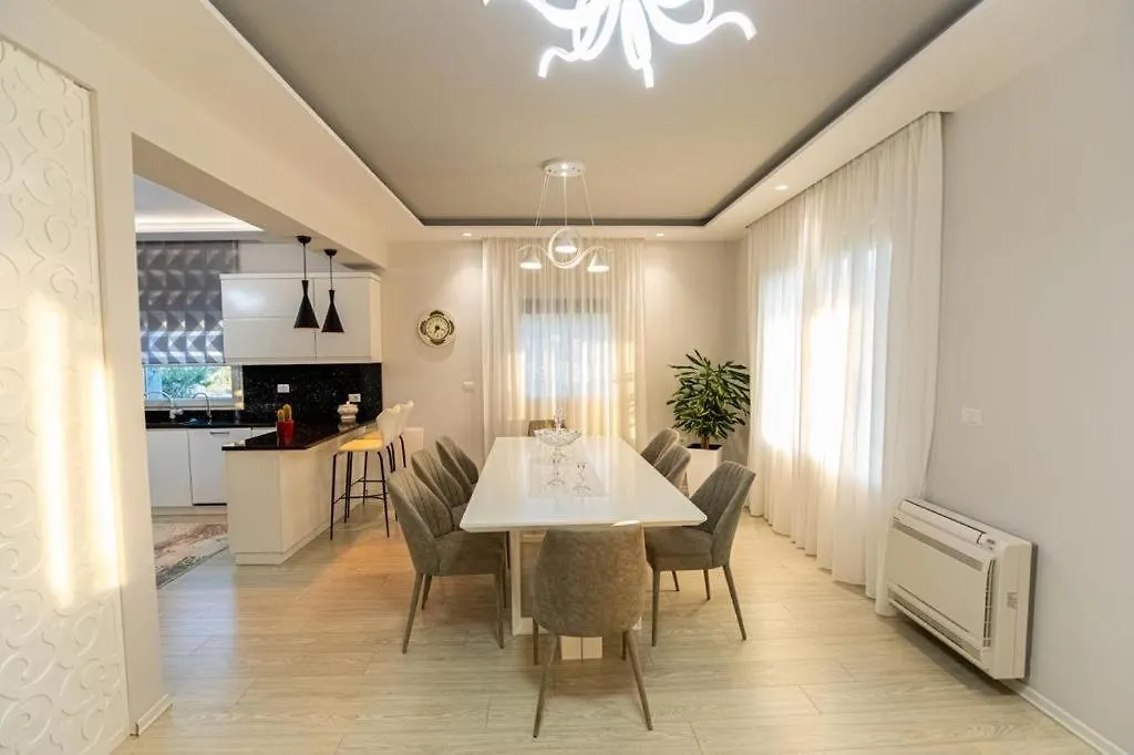 Lodge Vila Llano Vlore